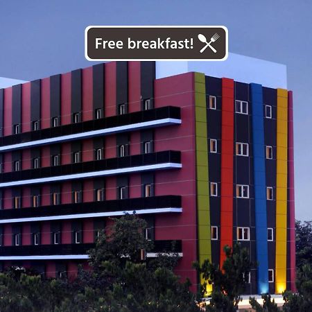 Amaris Hotel Senen Jakarta Ngoại thất bức ảnh