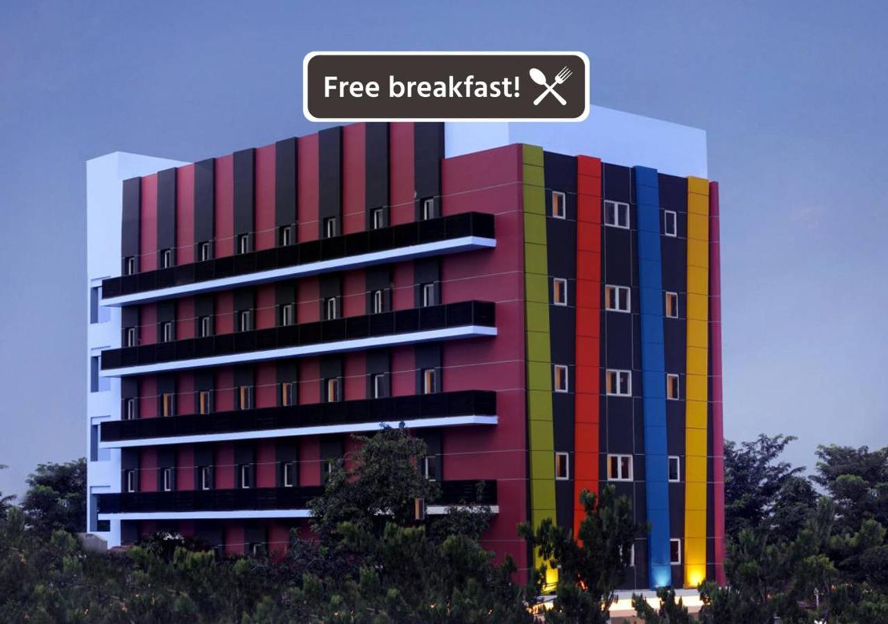 Amaris Hotel Senen Jakarta Ngoại thất bức ảnh