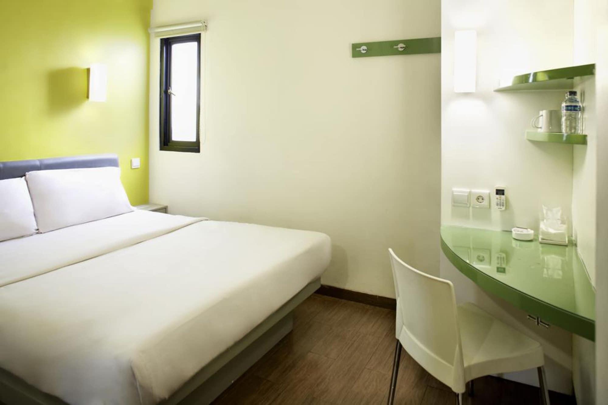 Amaris Hotel Senen Jakarta Ngoại thất bức ảnh