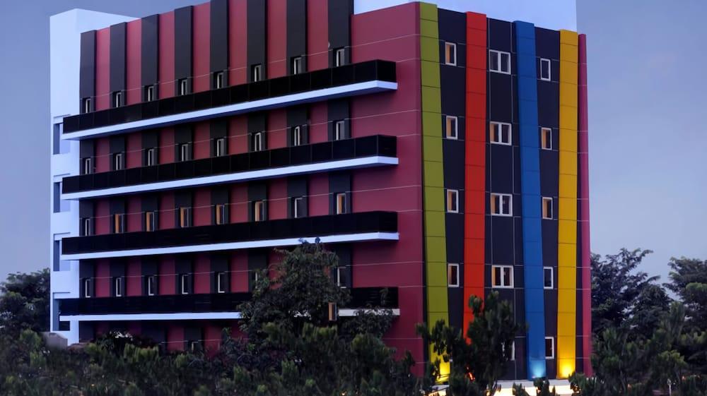 Amaris Hotel Senen Jakarta Ngoại thất bức ảnh