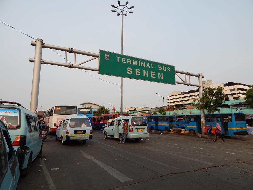 Amaris Hotel Senen Jakarta Ngoại thất bức ảnh