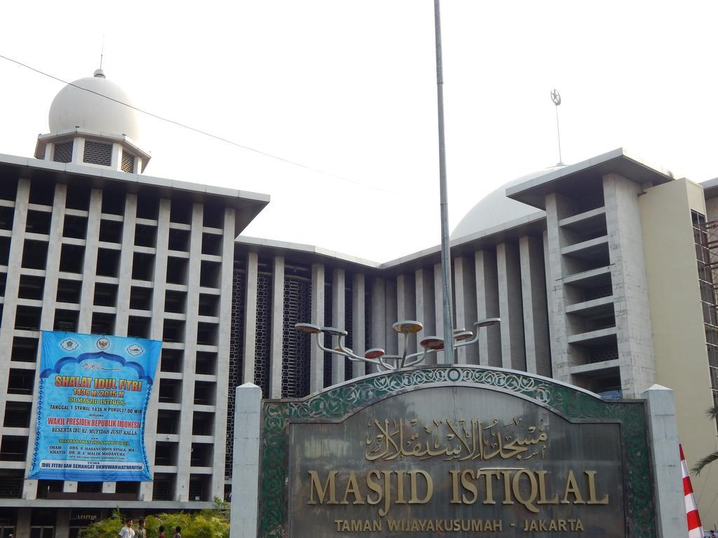 Amaris Hotel Senen Jakarta Ngoại thất bức ảnh